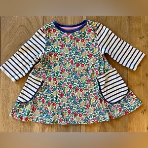 Mini Boden Cute Girls Striped Tunic Top with 2 front pockets.